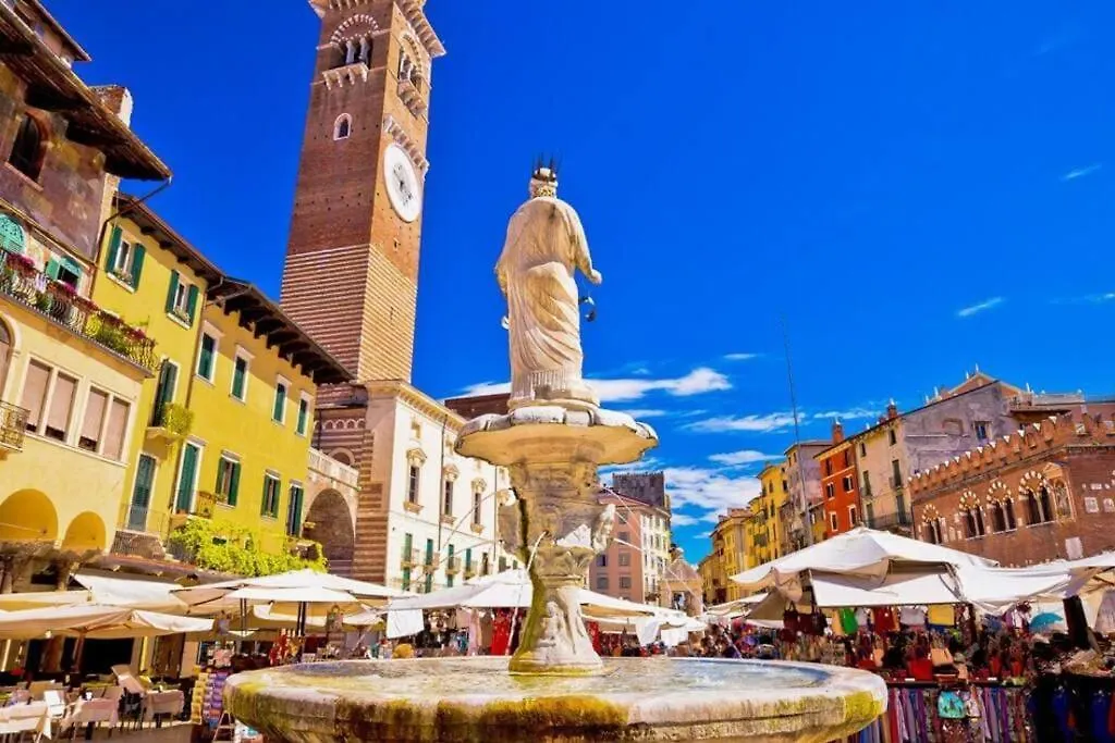Verona - Castel San Pietro 0*,  Italia